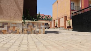 Apartment | Exterior - City Oasis - 2 Bedroom Apartment in Kampala (Kampala)