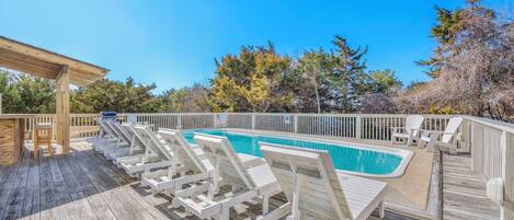 Outdoor pool, a heated pool
