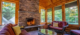 New Large Adirondack Lodge with Pond Waterfront and A/C