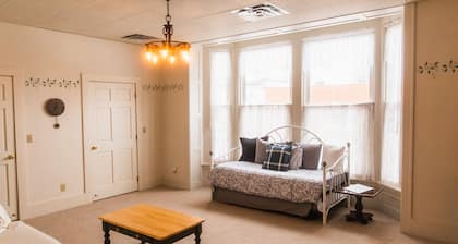 Sleeps 5 Fully Equipped Apartment Near Golf Courses