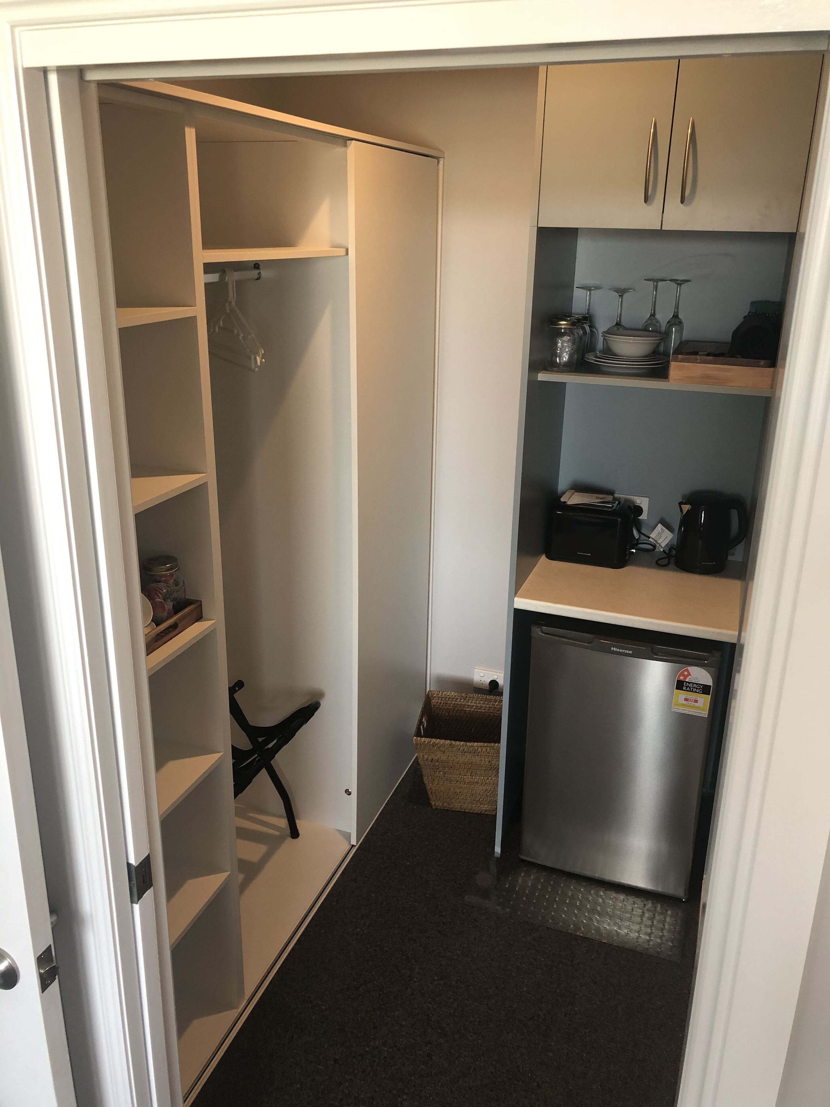 King suite with bay views- breakfast included — image 5