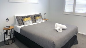 Unclassified image, 2 of 11, button - Galaxy Lake View 2 Bedrooms (Lake Tekapo)