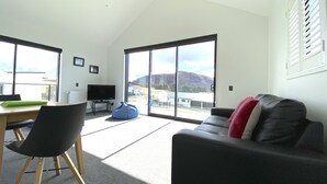Unclassified image, 4 of 11, button - Galaxy Lake View 2 Bedrooms (Lake Tekapo)