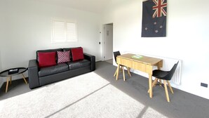 Unclassified image, 5 of 11, button - Galaxy Lake View 2 Bedrooms (Lake Tekapo)