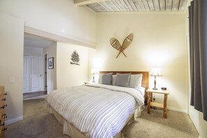 4 bedrooms, desk, travel crib, free WiFi