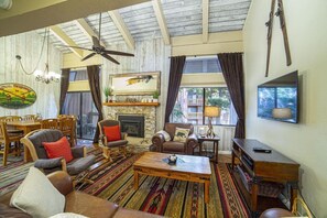 Smart TV, fireplace, DVD player