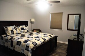 3 bedrooms, iron/ironing board, travel crib, free WiFi