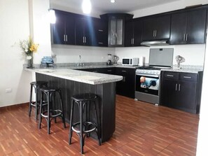 Private kitchen - Hermosa casa de alquiler  (Santa Ana)