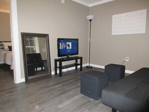 1 bedroom, in-room safe, iron/ironing board, WiFi