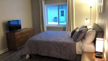 3 makuuhuonetta, silitysrauta/-lauta, ilmainen Wi-Fi, vuodevaatteet