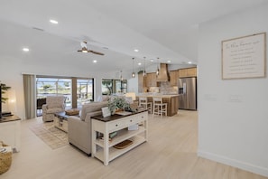 Interior - Amazing water views, heated pool & spa, Tiki & kayaks -Villa SeaOarNo - Roelens Vacations (Cape Coral)