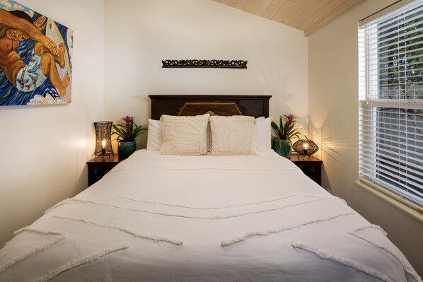 1 bedroom, iron/ironing board, Internet, bed sheets