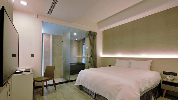 Luxury Double Room | In-room safe, desk, blackout drapes, WiFi (free) - Muen Yuan Dong Hot Spring Hotel (Jiaoxi)