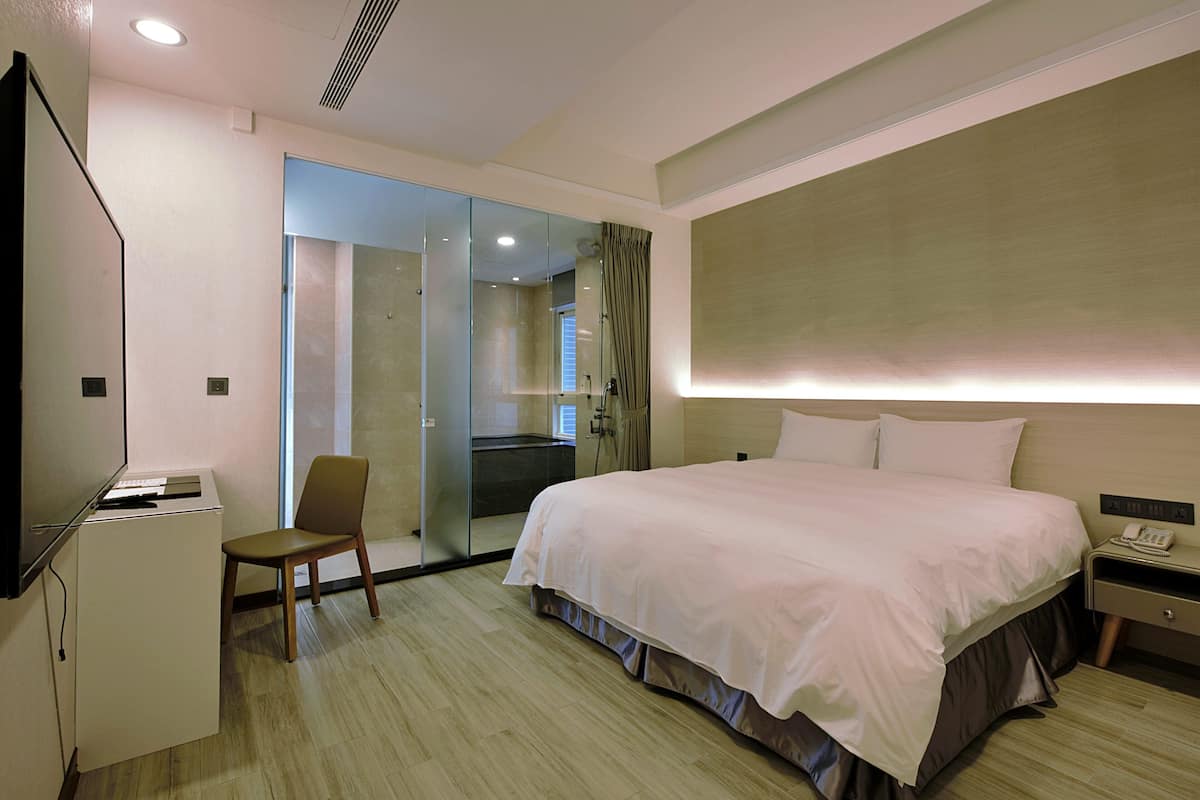 Luxury Double Room | In-room safe, desk, blackout drapes, WiFi (free)