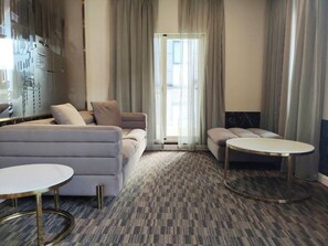 Executive Double Room | In-room safe, desk, blackout drapes, free WiFi - Muen Yuan Dong Hot Spring Hotel (Jiaoxi)