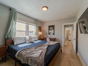 5 bedrooms, desk, iron/ironing board, free WiFi