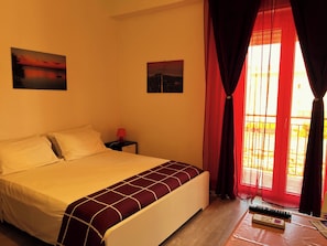 1 chambre, coffres-forts dans les chambres, bureau, Wi-Fi gratuit