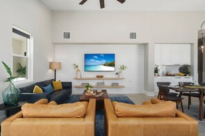 Smart TV, DVD player