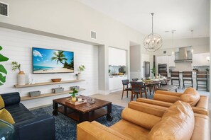 Smart TV, DVD player