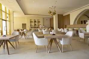 Frokostbuffé hver dag (AED 80 per person)