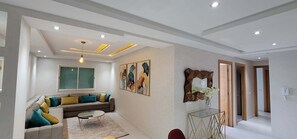 TV - Cozy apartment with 2 bedrooms near Medina WIFI (Rabat)