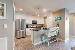 Fridge, microwave, oven, stovetop - Golf Cart Included, First Floor, Near Marina, Pet Friendly (Port Aransas)