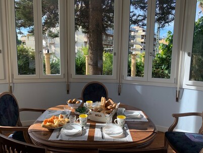 Period villa in the center of San Remo!