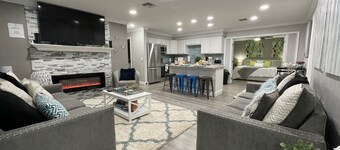 SHOW STOPPER! HEATED POOL, UPDATED HOME 2 MILES TO BEACH!! 3 KING BEDS! 4BD 2BA