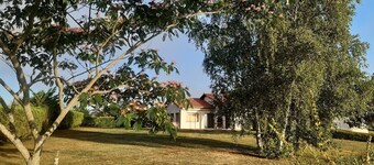 House with private pool and close proximity to shops