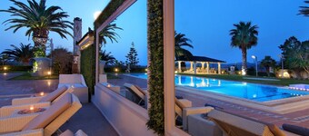 Black Diamond Luxury Villa Anavyssos in Athens