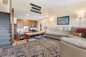 Smart TV, fireplace, video games, table tennis