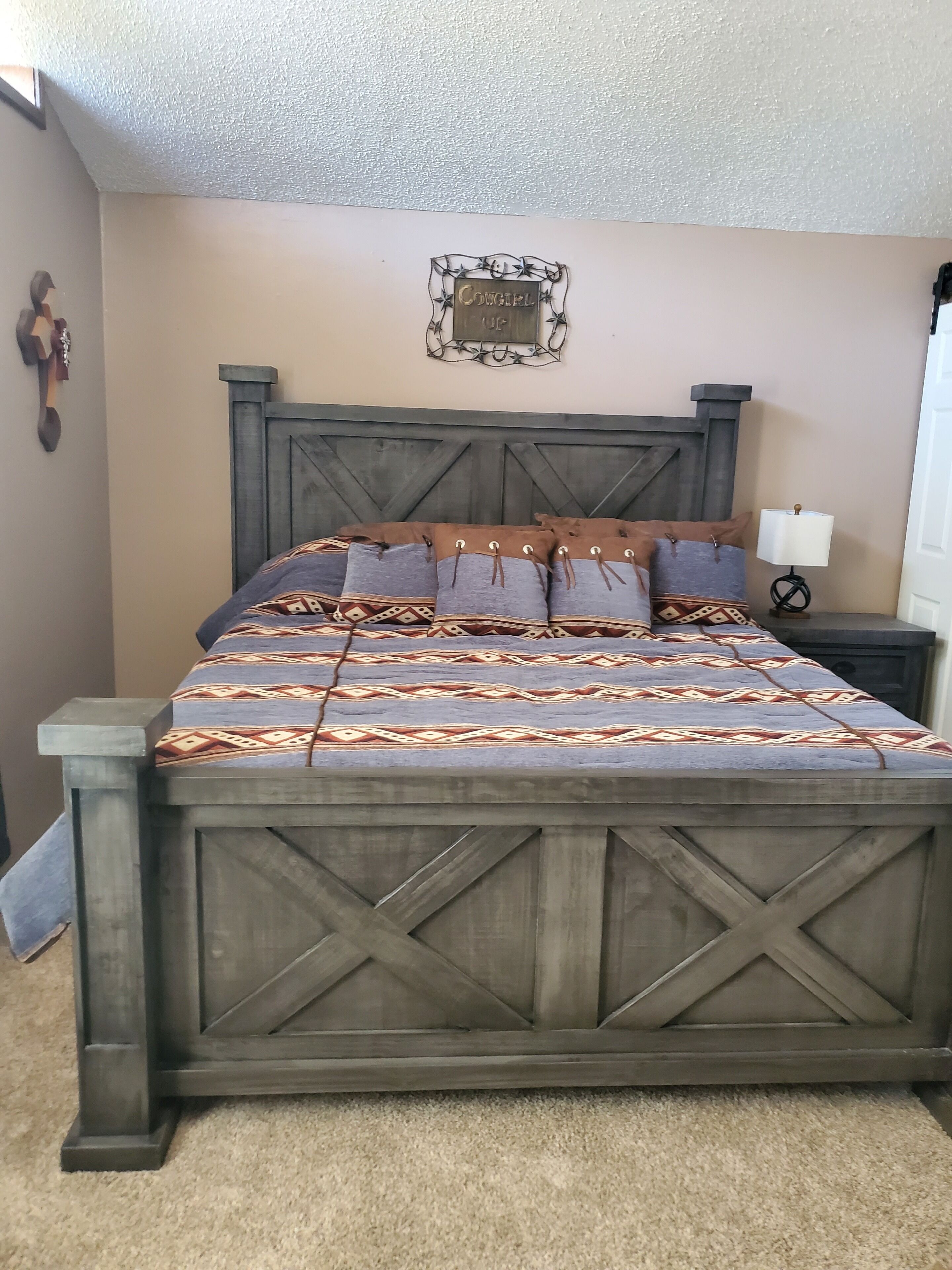 4 bedrooms, in-room safe, iron/ironing board, free WiFi