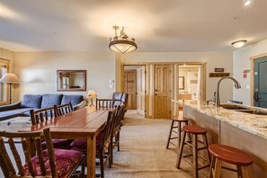 Dining - Copper Springs 320 2 Bedroom Condo by RedAwning (Copper Mountain)