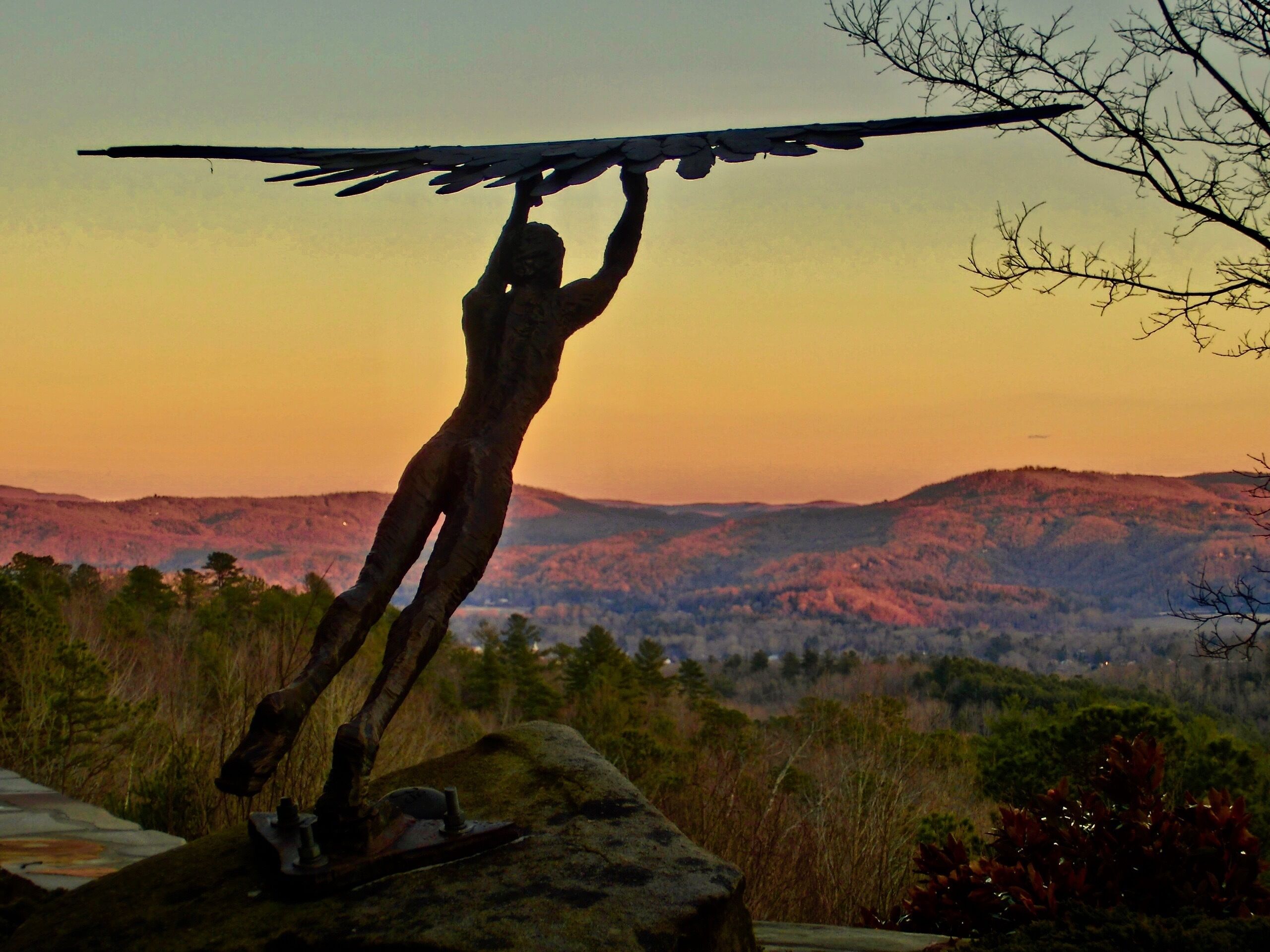 Icarus House -  Amazing views, trails, art and beauty just 4 miles from town