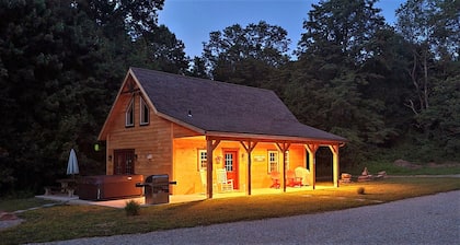 Luxury Cabin with Hot Tub Spa adjacent to 16,000 Acres of Gamelands