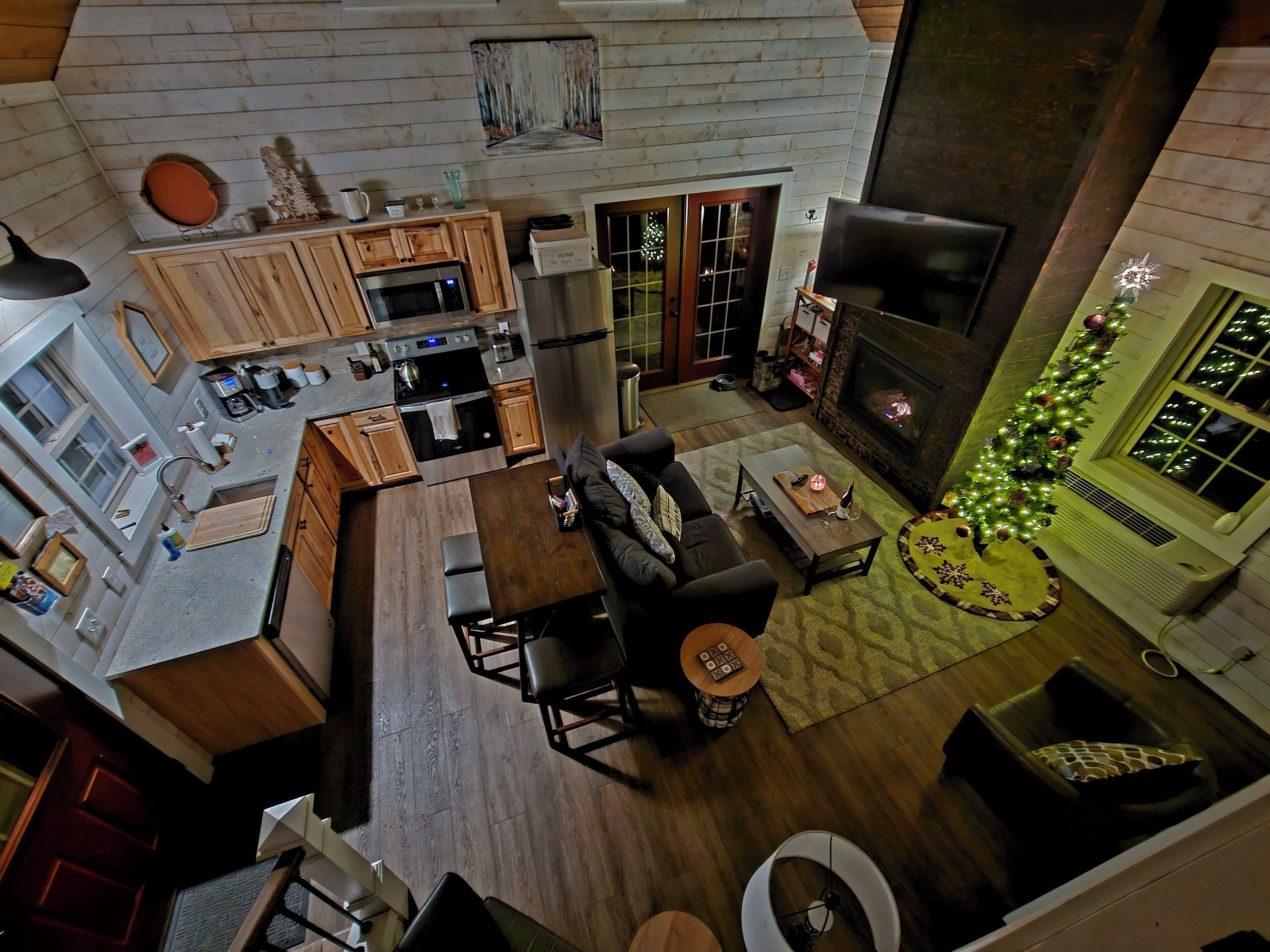 Smart TV, fireplace