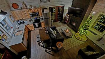 Smart TV, fireplace