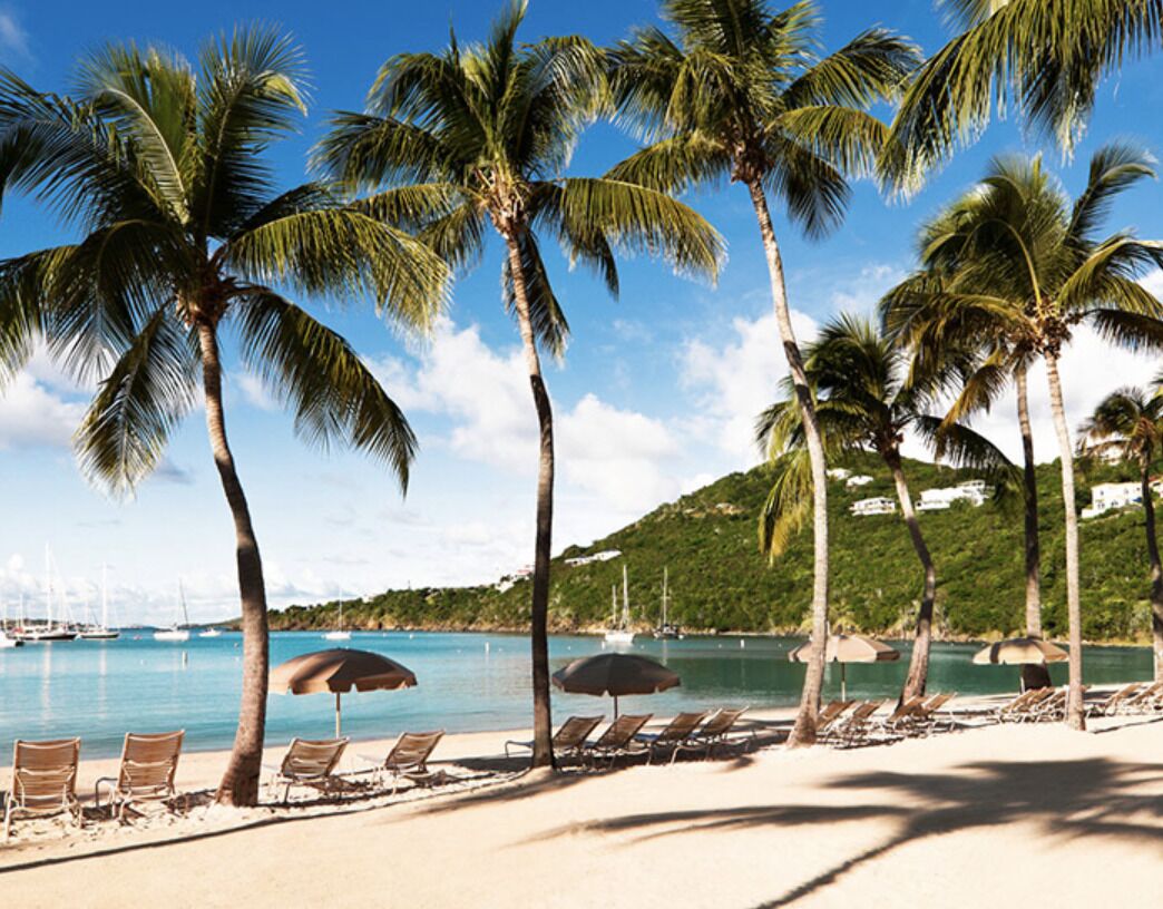 Beach nearby, sun loungers, beach towels