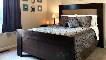 3 bedrooms, desk, iron/ironing board, travel crib