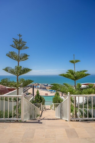 OCEANFRONT, BEAUTIFUL CONDO/w POOL&BEACH
