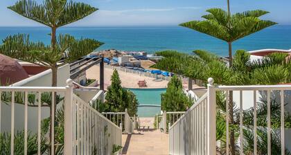 OCEANFRONT, BEAUTIFUL CONDO/w POOL&BEACH