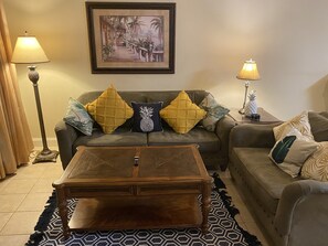 Televisión, videojuegos, reproductor de DVD y estéreo 