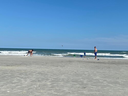 Great Location everything you need for the beach. With no hidden fees 