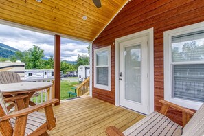 Property grounds - Mountain Getaway is a Tiny Home in Wears Valley! (Sevierville)