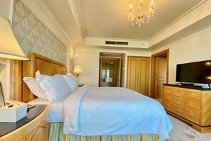 2 bedrooms, in-room safe, desk, iron/ironing board - Chez Haytham At Four Seasons Residential Suite /Private Terrace & Nile Views<br> (Cairo Governorate)