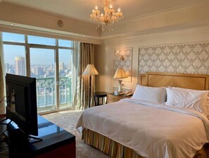 3 bedrooms, in-room safe, desk, iron/ironing board - Chez Haytham Four Seasons Nile Plaza
Luxury Holiday Living in the Heart of Cairo (Cairo Governorate)