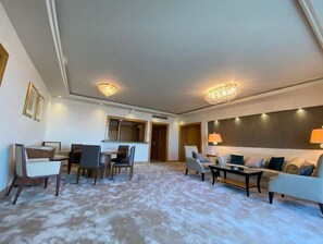 Interior - Chez Haytham Four Seasons Nile Plaza
Luxury Holiday Living in the Heart of Cairo (Cairo Governorate)