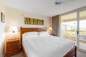 2 bedrooms, iron/ironing board, free internet, bed sheets - 4th-floor condo with pool, hot tub, tennis - snowbirds welcome (Kihei)