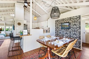 Dining - Hawaiian 2BR Boho Cottage with Bright Island Style (Lahaina)