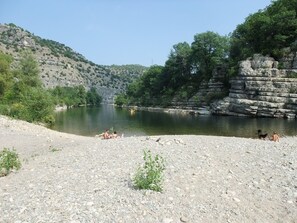 Beach - Self catering accomodation Ardèche méridionale Les Vans CAPACITE maxi 4/ 5 persons (Les Assions)